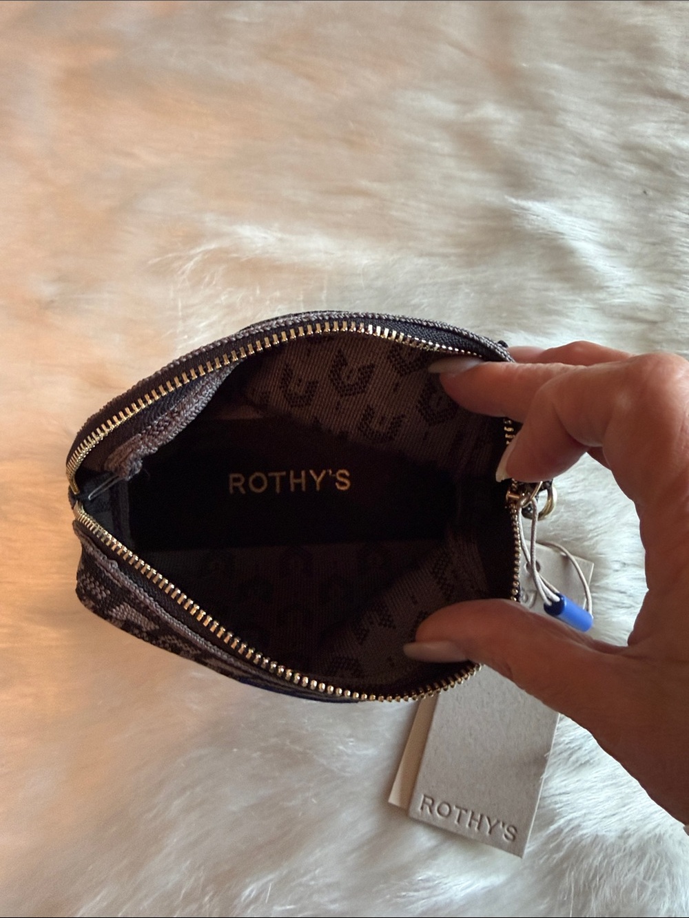 Rothy's Universal Pouch Black & Gray Geometric Toiletry with Blue Pull NWT - Picture 4 of 5